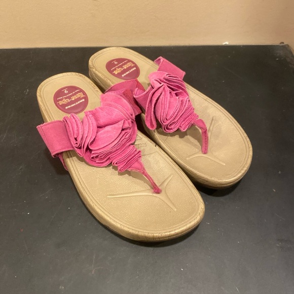 Vintage Skechers Tone-ups Tan Slips on Flip Flop Sandals Women’s Size 9 - Picture 1 of 16